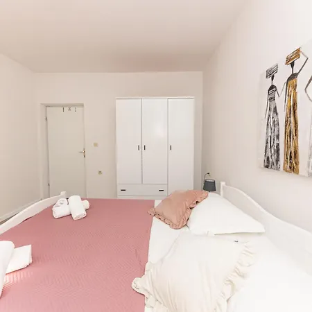 Apartman Bonaca * Τρογκίρ