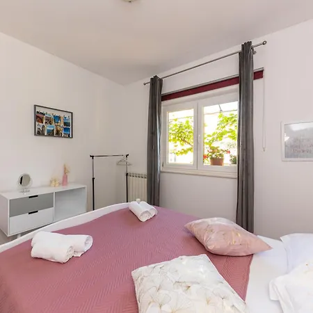 Apartman Bonaca Διαμέρισμα Τρογκίρ