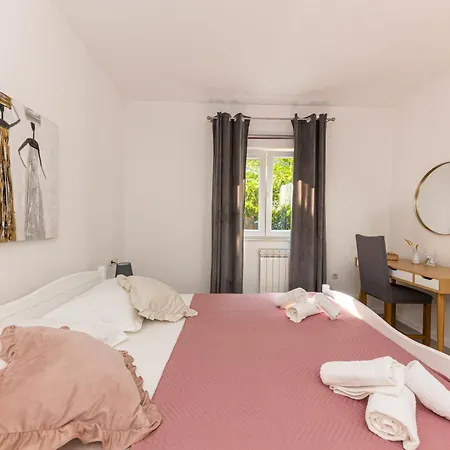 Apartman Bonaca Διαμέρισμα Τρογκίρ