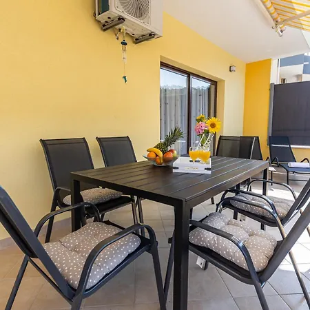 Apartman Bonaca Διαμέρισμα Τρογκίρ